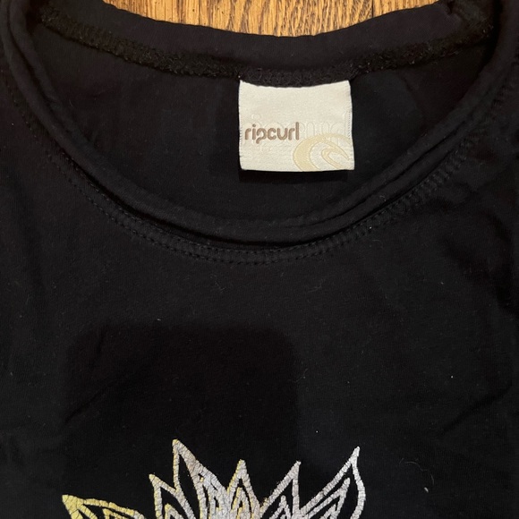 3/$25 Rip curl black T-shirt with print. Size small. - Picture 3 of 3